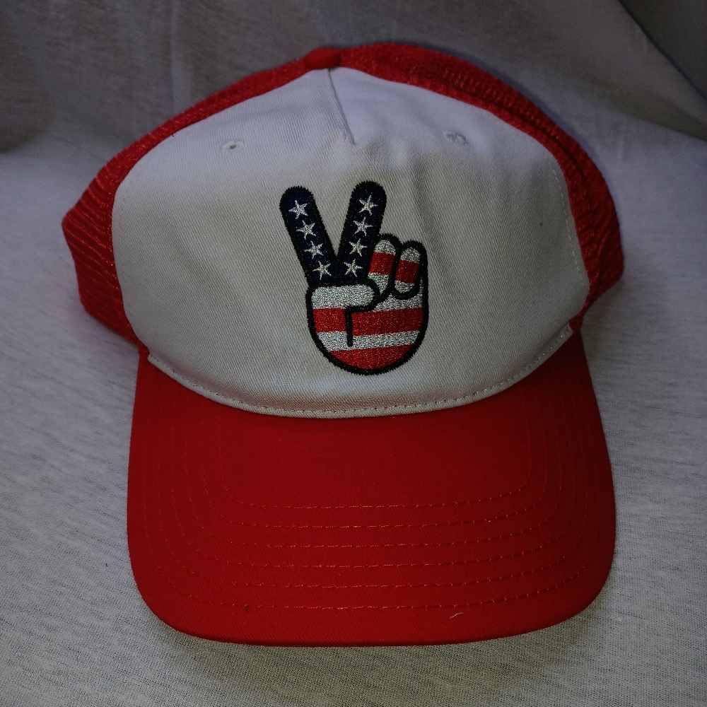 Red and white American Flag‎ Piece Sign Hat